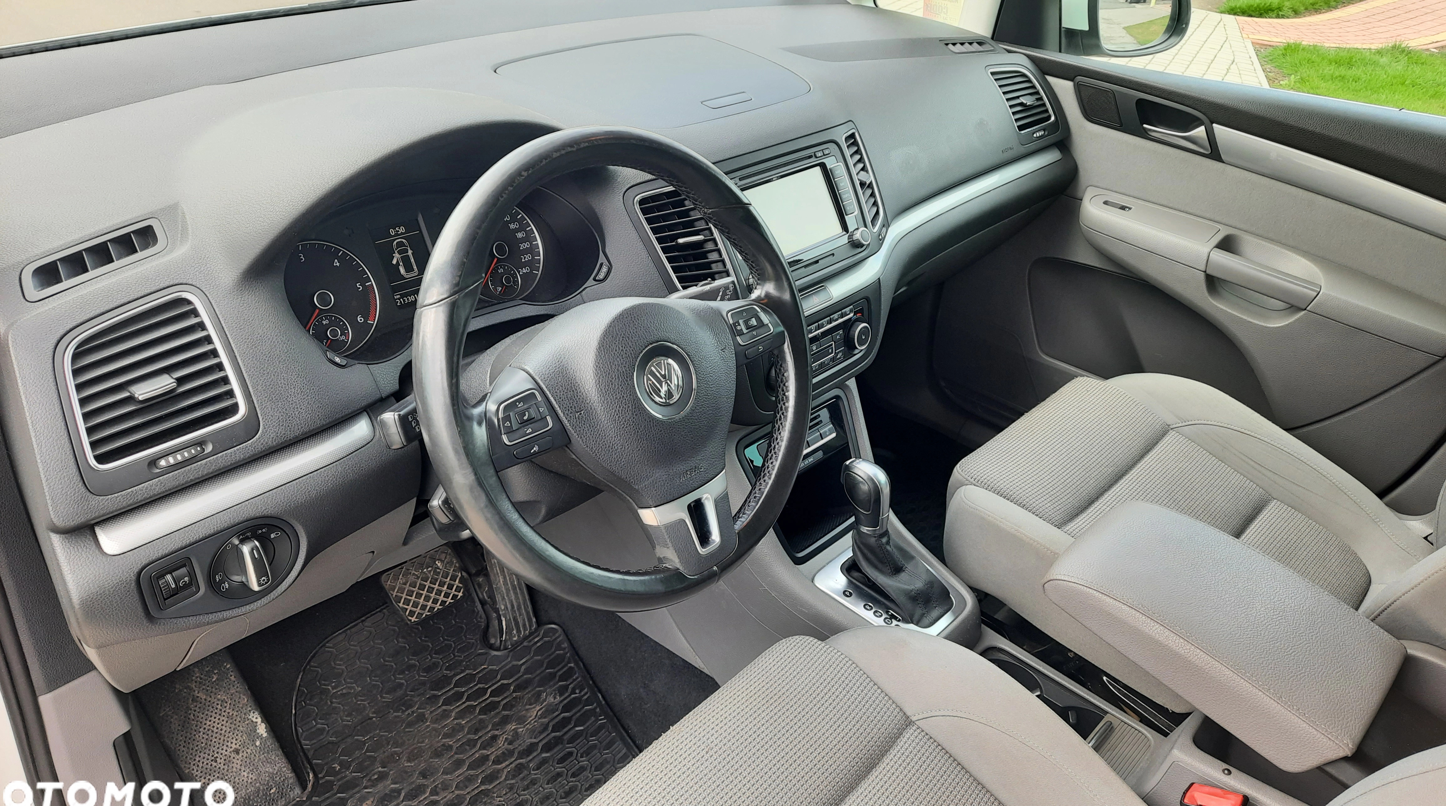 Volkswagen Sharan cena 37900 przebieg: 213301, rok produkcji 2011 z Łobez małe 277